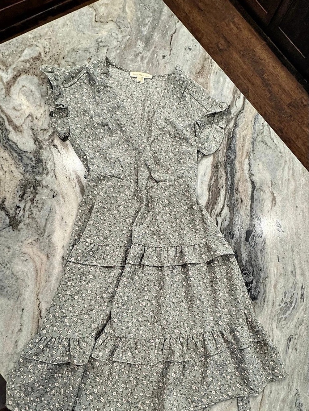 The Mint Julep Boutique Floral Mini Dress in Gray & Pink